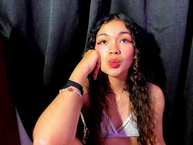 Camilla-Miller01 Live Webcam on BongaCams