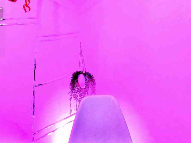 Camilla-Miller01 webcam