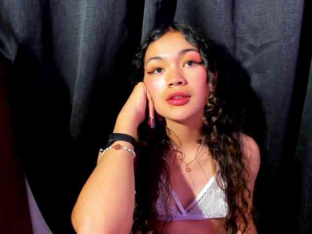 Camilla-Miller01 webcam