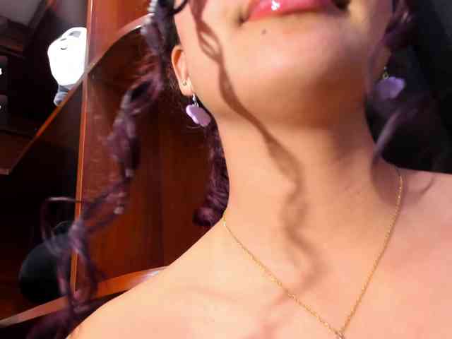 Camilla-Miller01 webcam