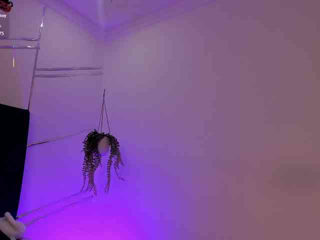 Camilla-Miller01 webcam