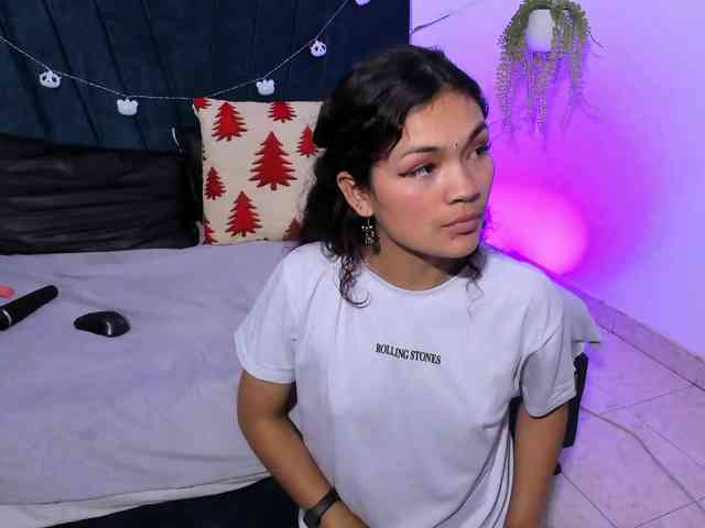 Camilla-Miller01 webcam