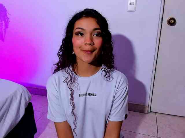 Camilla-Miller01 webcam