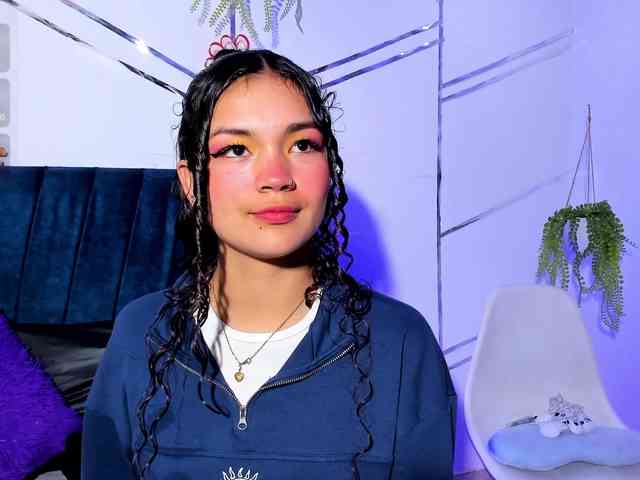 Camilla-Miller01 webcam