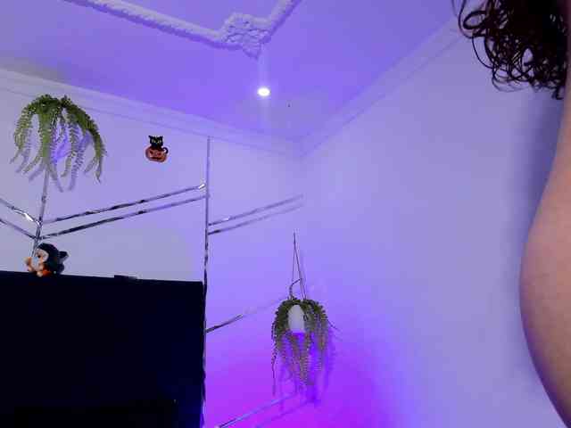 Camilla-Miller01 webcam