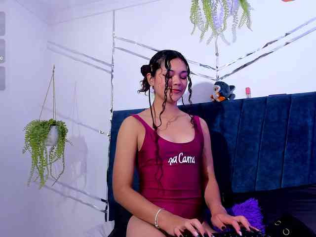 Camilla-Miller01 webcam