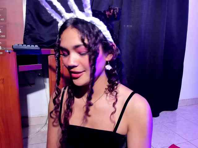 Camilla-Miller01 webcam