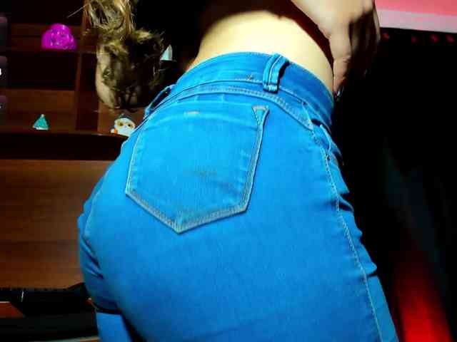 Camilla-Miller01 webcam