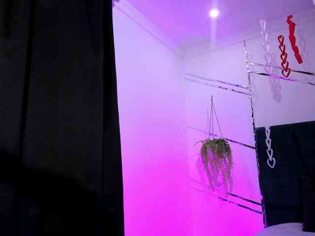 Camilla-Miller01 webcam