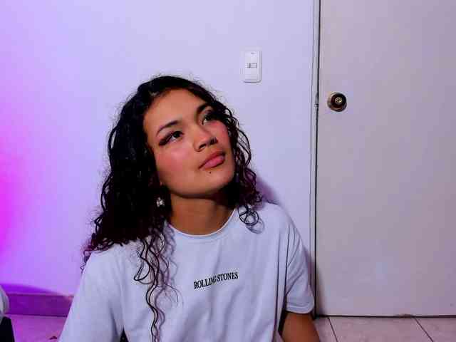 Camilla-Miller01 webcam