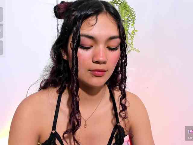 Camilla-Miller01 Live Webcam on BongaCams