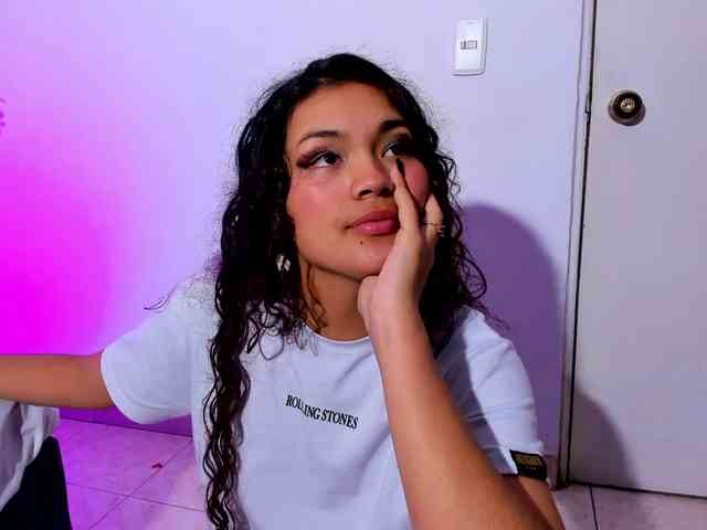 Camilla-Miller01 webcam