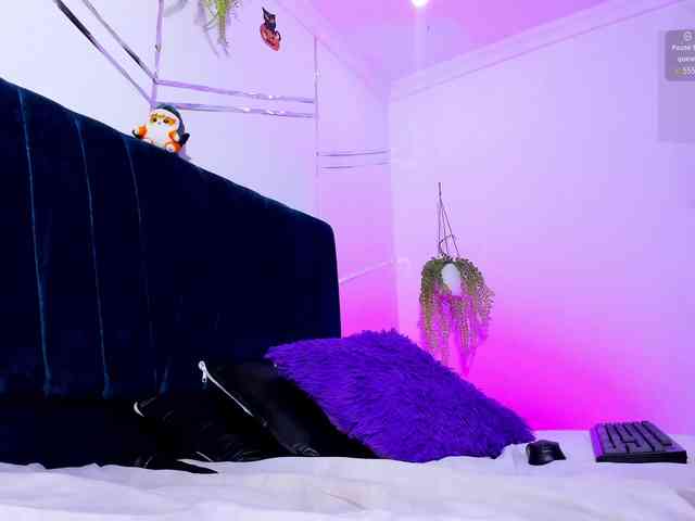 Camilla-Miller01 webcam