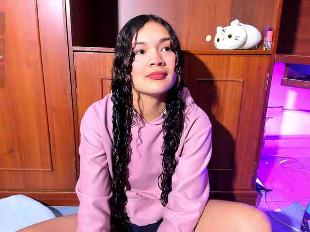 Camilla-Miller01 webcam