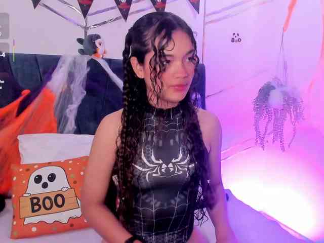 Camilla-Miller01 webcam