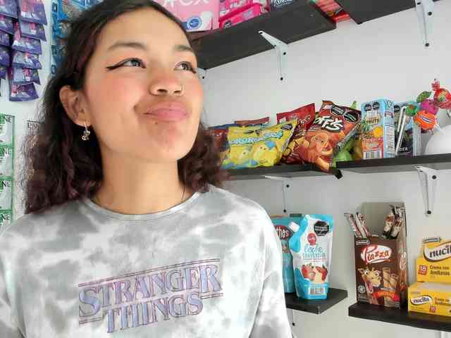 Camilla-Miller01 webcam