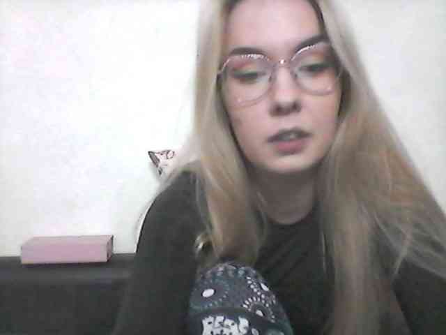 Alisha-baby webcam