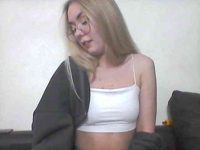 Alisha-baby webcam