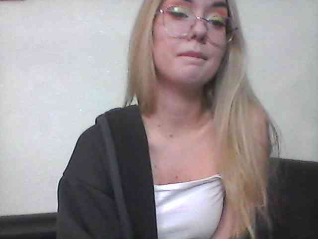 Alisha-baby webcam