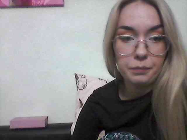 Alisha-baby webcam