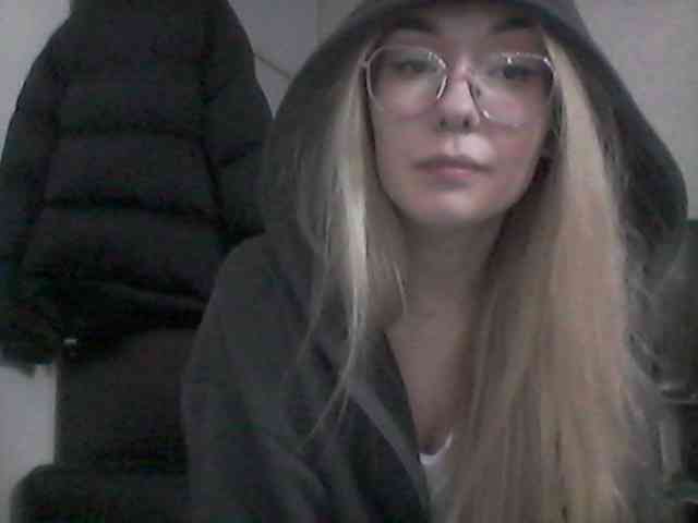 Alisha-baby webcam