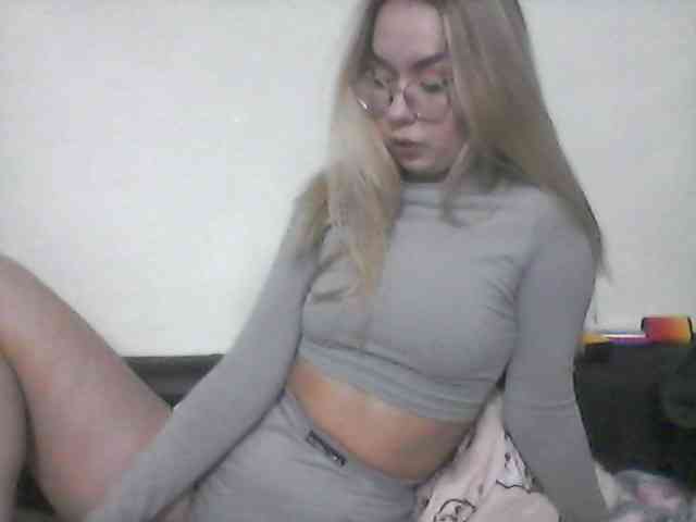 Alisha-baby webcam