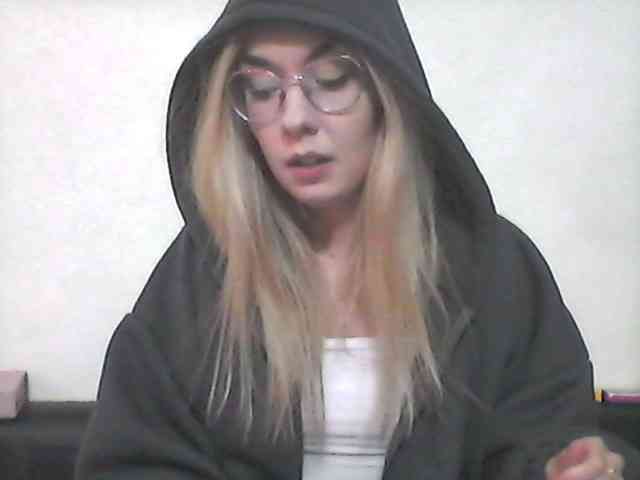 Alisha-baby webcam