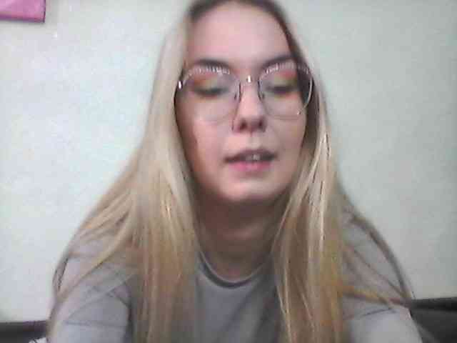Alisha-baby webcam
