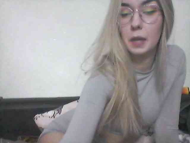 Alisha-baby webcam