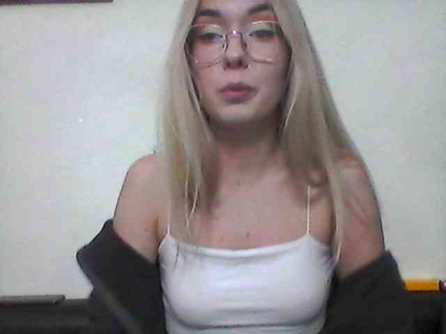 Alisha-baby webcam