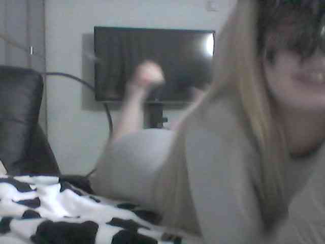 Alisha-baby webcam