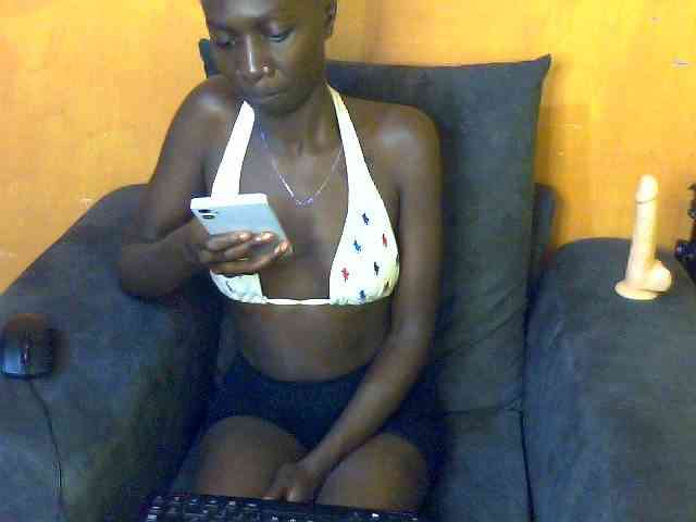 Sexyamanda12 webcam