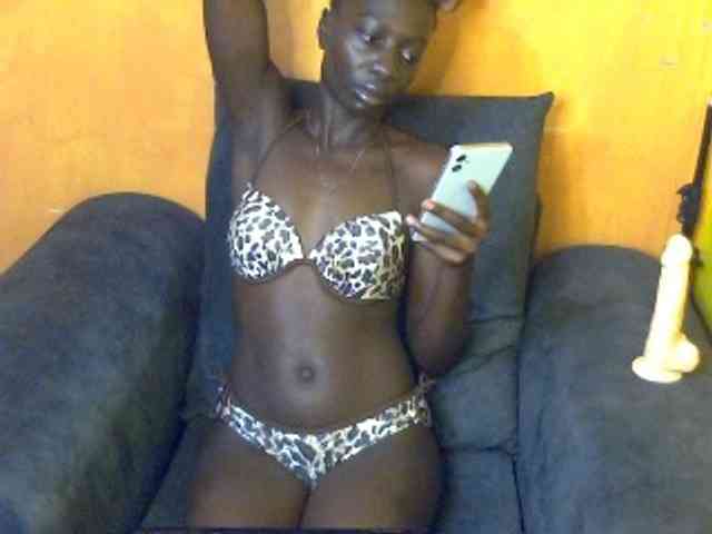 Sexyamanda12 webcam