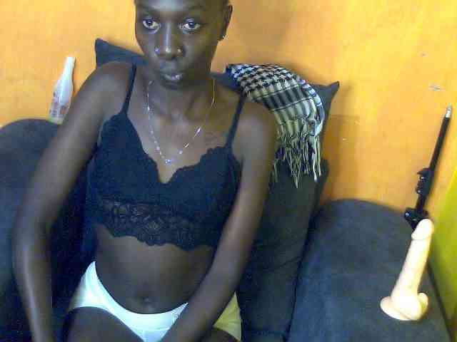 Sexyamanda12 webcam