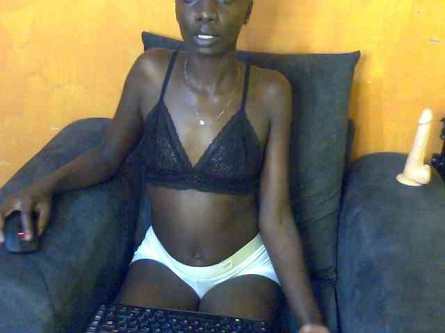 Sexyamanda12 webcam
