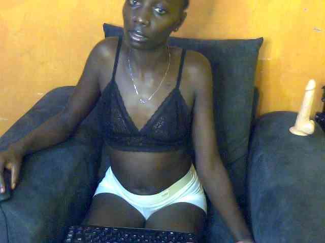 Sexyamanda12 webcam