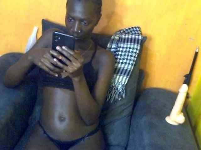 Sexyamanda12 webcam