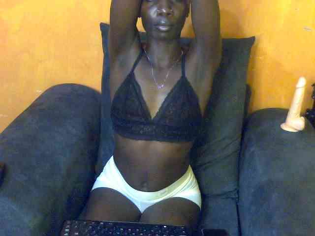 Sexyamanda12 webcam