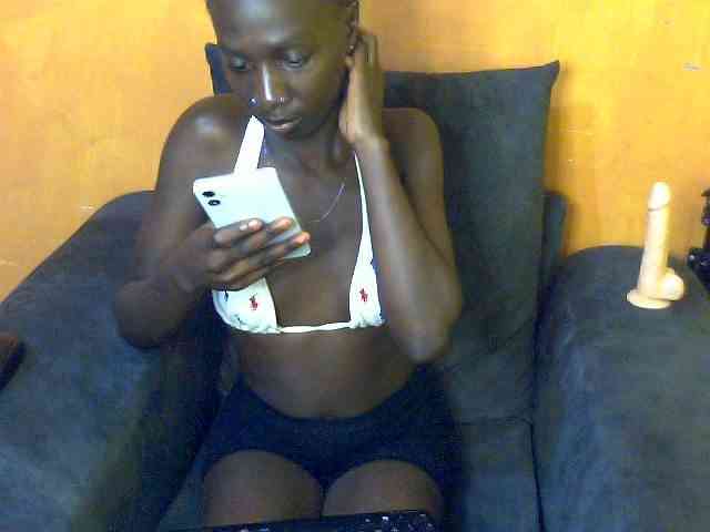 Sexyamanda12 webcam
