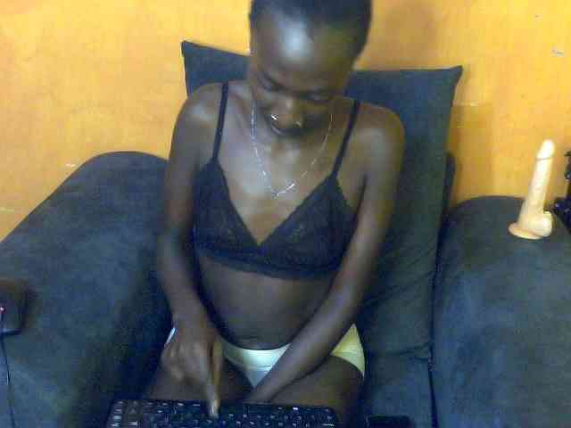 Sexyamanda12 webcam