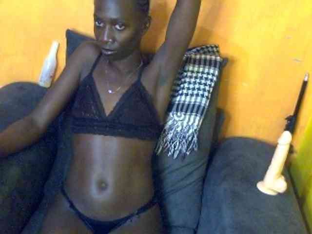 Sexyamanda12 webcam