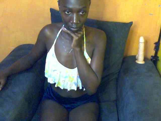 Sexyamanda12 webcam