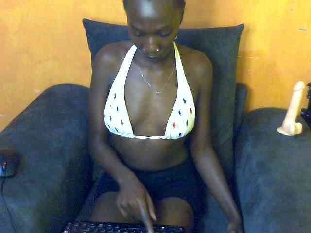 Sexyamanda12 webcam