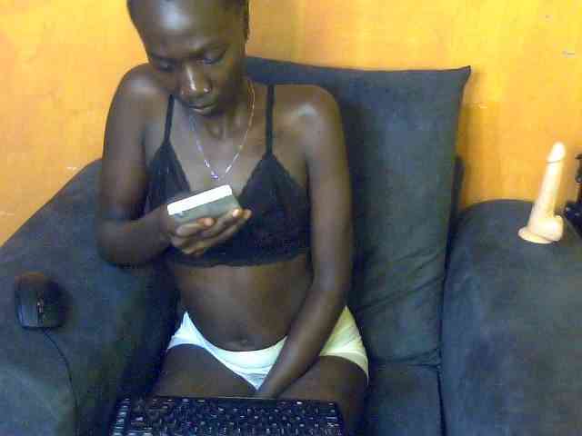 Sexyamanda12 webcam