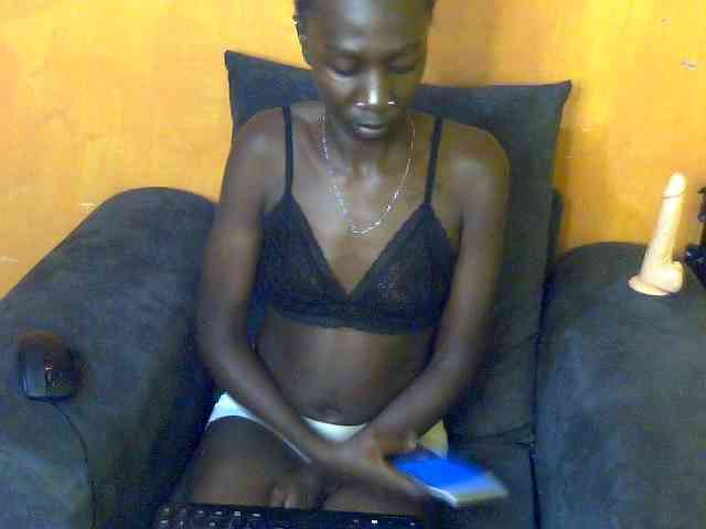 Sexyamanda12 webcam