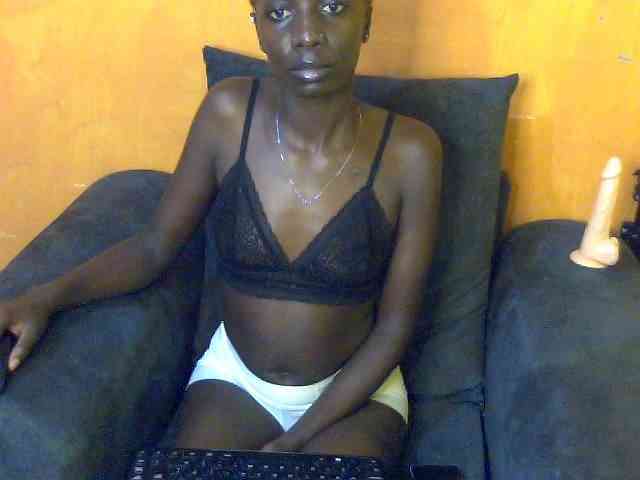 Sexyamanda12 webcam