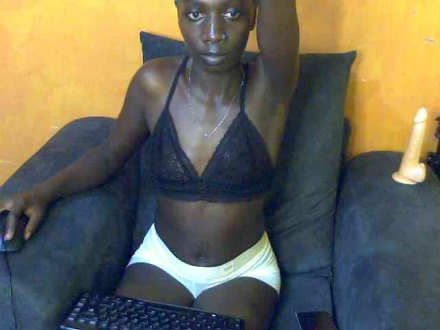 Sexyamanda12 webcam