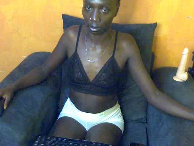 Sexyamanda12 webcam
