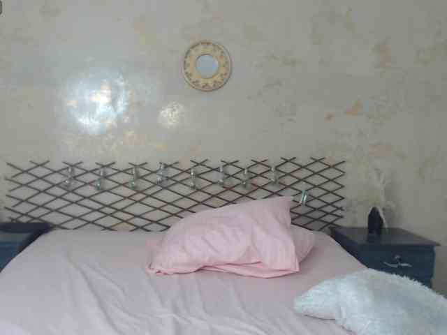MiaOwenx webcam