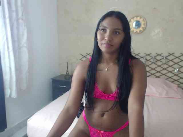 MiaOwenx webcam